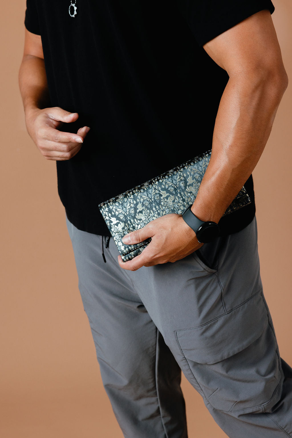 Tiraz Clutch